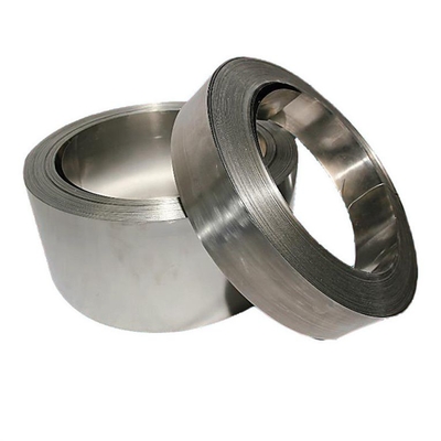 La bande polie de bobine d'acier inoxydable a perforé SS304 316 430 finition de la catégorie 2B laminée à chaud